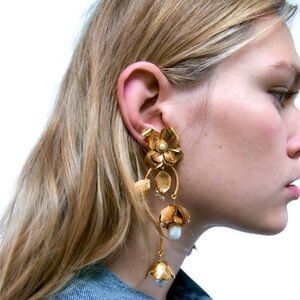 Flower drop earrings A287